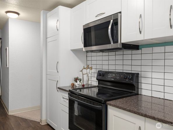 9512 1st Avenue NE 301, Seattle WA 98115