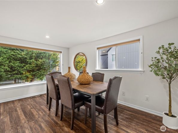 15245 Fremont Avenue N, Shoreline WA 98133