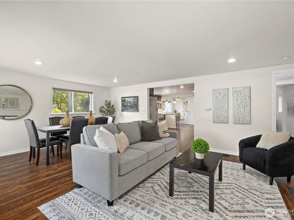 15245 Fremont Avenue N, Shoreline WA 98133