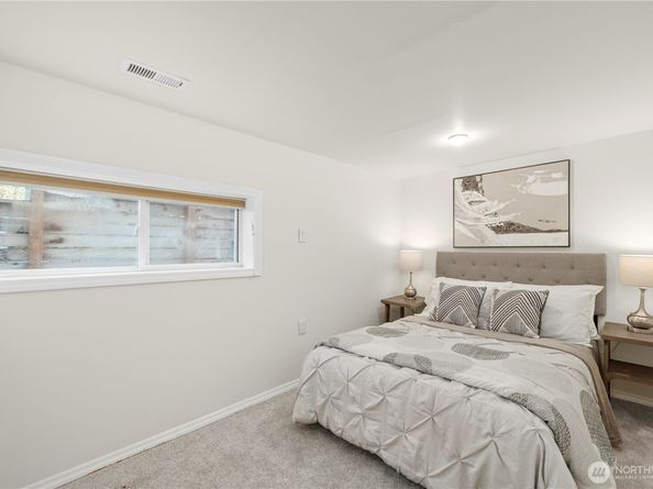 15245 Fremont Avenue N, Shoreline WA 98133