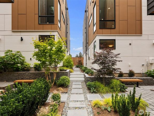 9241 B 16th Avenue SW, Seattle WA 98106