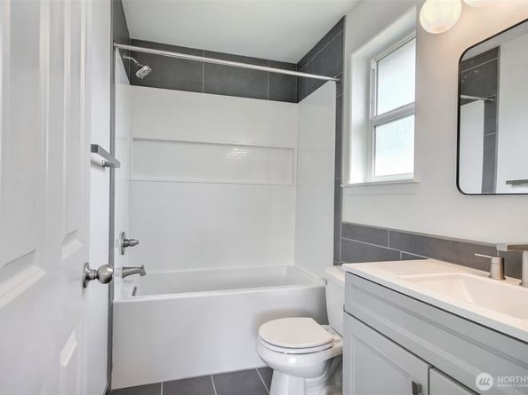 3910 S Holly Street, Seattle WA 98118