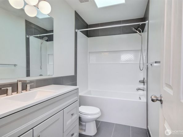 3910 S Holly Street, Seattle WA 98118