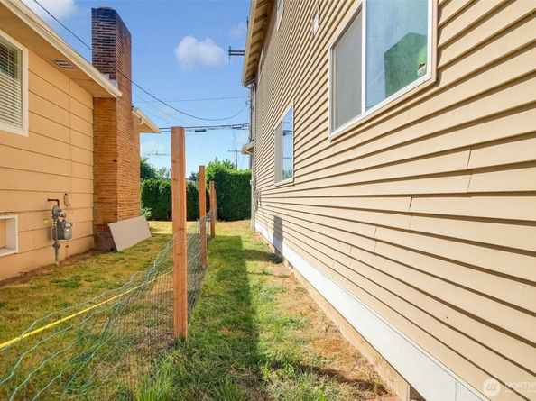 3910 S Holly Street, Seattle WA 98118