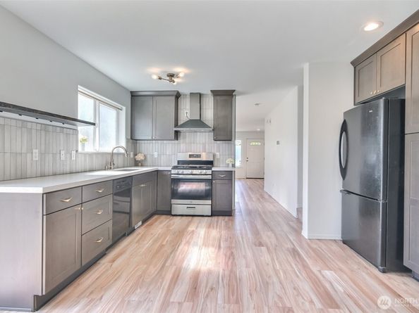 3910 S Holly Street, Seattle WA 98118