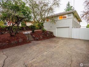 3447 12th Avenue W, Seattle WA 98119