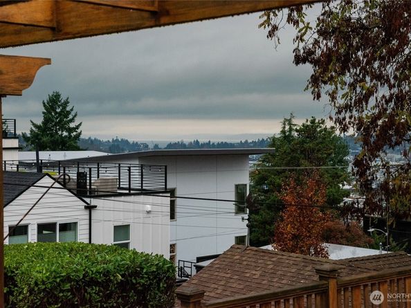 3447 12th Avenue W, Seattle WA 98119