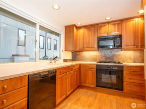 3447 12th Avenue W, Seattle WA 98119