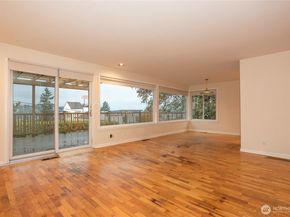 3447 12th Avenue W, Seattle WA 98119