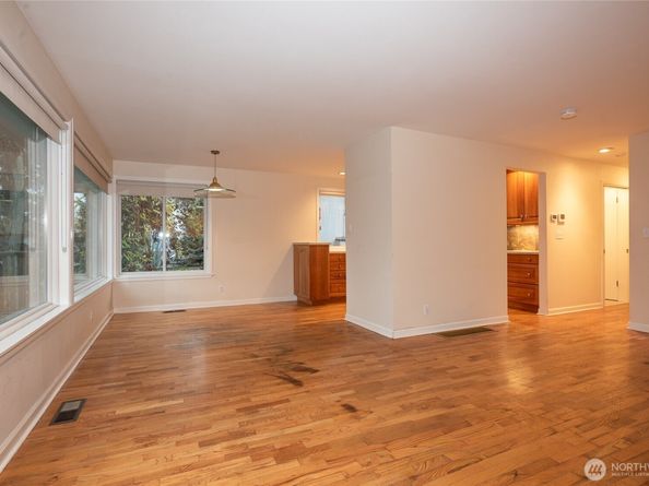 3447 12th Avenue W, Seattle WA 98119