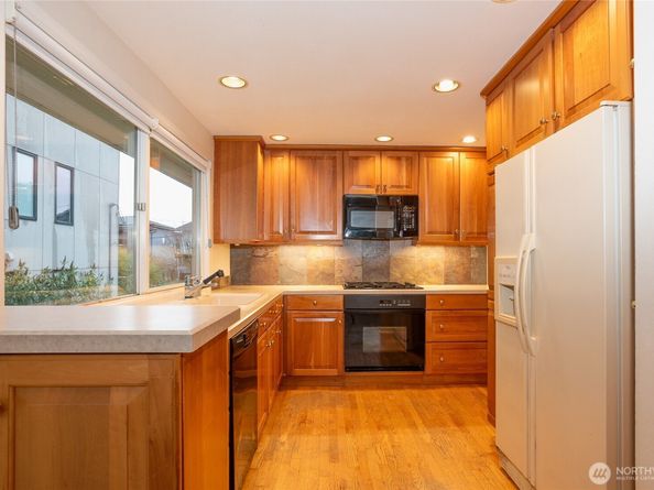 3447 12th Avenue W, Seattle WA 98119