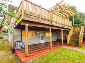 3447 12th Avenue W, Seattle WA 98119