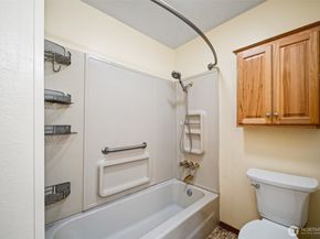 12410 SE 202nd Place, Kent WA 98031