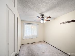 12410 SE 202nd Place, Kent WA 98031