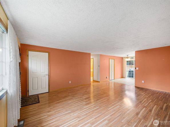 12410 SE 202nd Place, Kent WA 98031