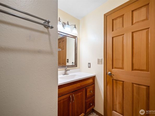 12410 SE 202nd Place, Kent WA 98031