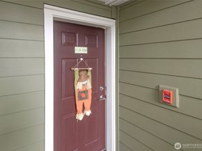 300 N 130th Street 4104, Seattle WA 98133