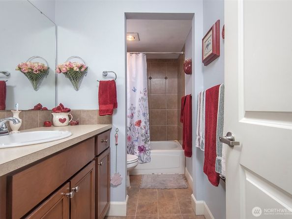 300 N 130th Street 4104, Seattle WA 98133