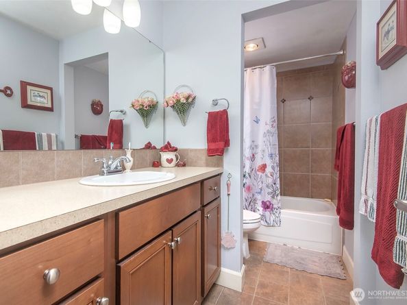 300 N 130th Street 4104, Seattle WA 98133