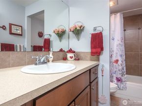 300 N 130th Street 4104, Seattle WA 98133