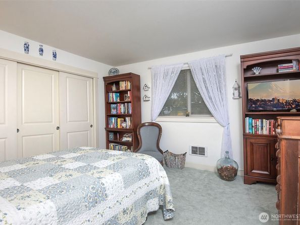 300 N 130th Street 4104, Seattle WA 98133