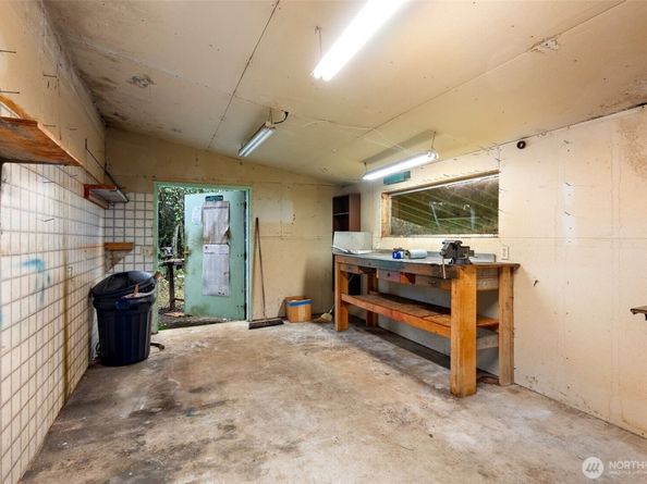 6091 NE Twin Spits Road, Hansville WA 98340