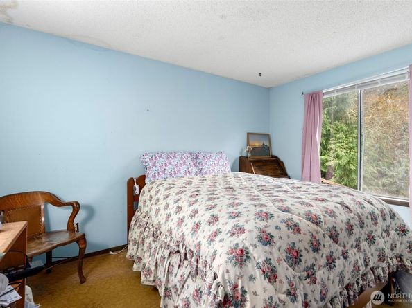 6091 NE Twin Spits Road, Hansville WA 98340