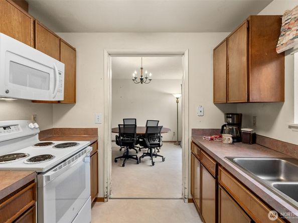 6091 NE Twin Spits Road, Hansville WA 98340