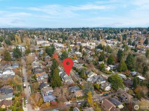 6215 22nd Avenue NE, Seattle WA 98115