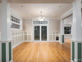 6215 22nd Avenue NE, Seattle WA 98115