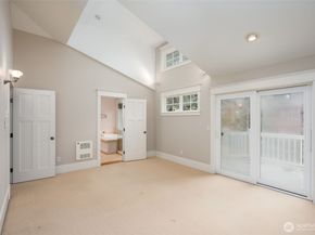 6215 22nd Avenue NE, Seattle WA 98115