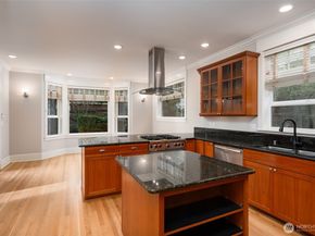 6215 22nd Avenue NE, Seattle WA 98115