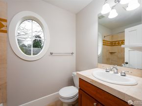 6215 22nd Avenue NE, Seattle WA 98115