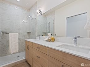 11229 Greenwood Avenue N A, Seattle WA 98133