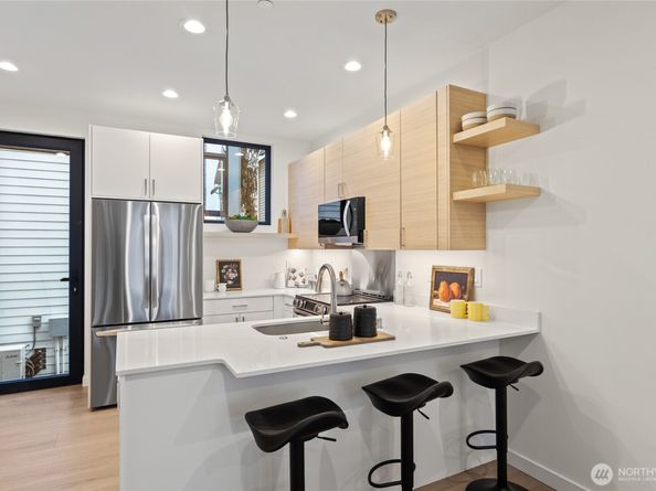 11229 Greenwood Avenue N A, Seattle WA 98133