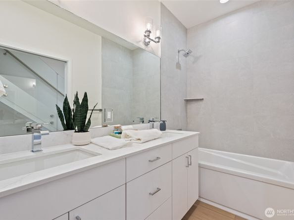 11229 Greenwood Avenue N A, Seattle WA 98133