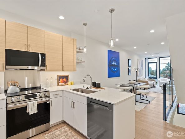 11229 Greenwood Avenue N A, Seattle WA 98133