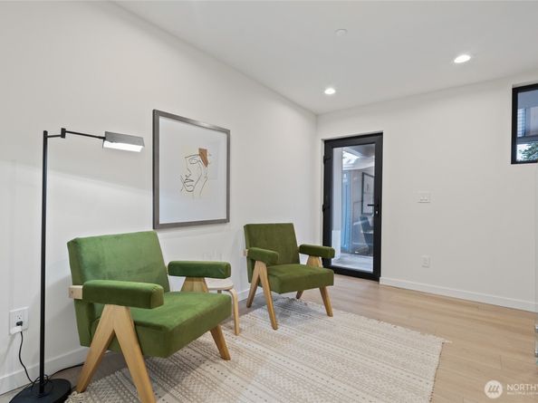 11229 Greenwood Avenue N A, Seattle WA 98133