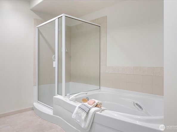 225 4th Avenue A404, Kirkland WA 98033