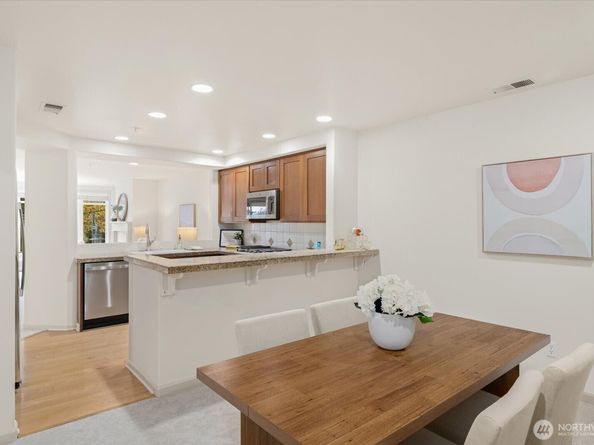 225 4th Avenue A404, Kirkland WA 98033