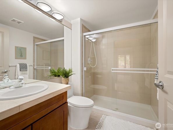 225 4th Avenue A404, Kirkland WA 98033