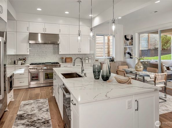 15033 SE 44th Street, Bellevue WA 98006