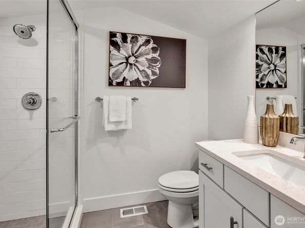 15033 SE 44th Street, Bellevue WA 98006