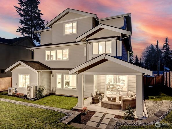 15033 SE 44th Street, Bellevue WA 98006