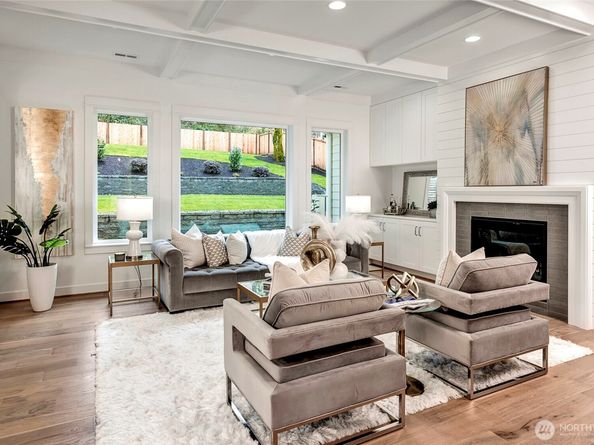 15033 SE 44th Street, Bellevue WA 98006