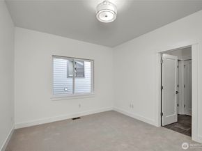 15033 SE 44th Street, Bellevue WA 98006