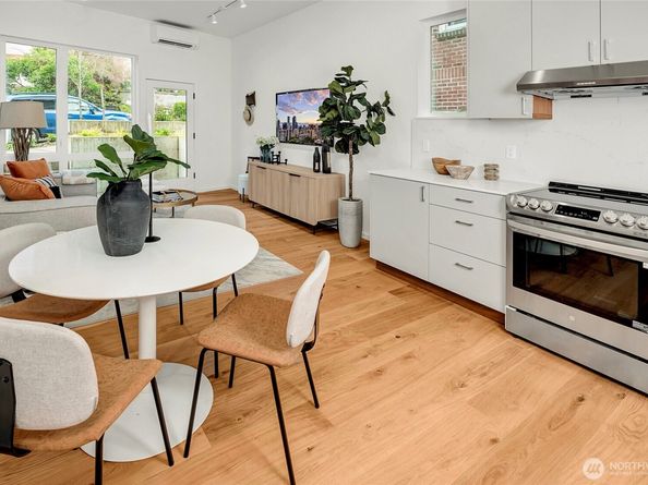 635 13th Avenue E, Seattle WA 98102