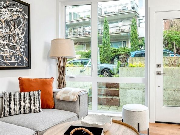 635 13th Avenue E, Seattle WA 98102