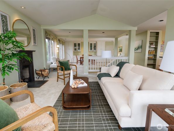 2650 W Newton Street, Seattle WA 98199