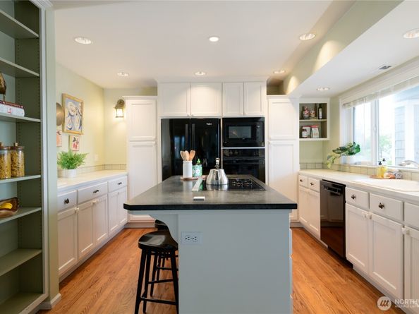 2650 W Newton Street, Seattle WA 98199